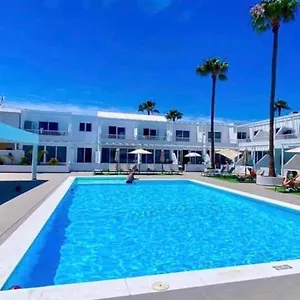  Apartment View House
